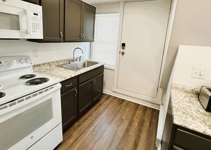 Cozy 1br Retreat - Private - Near