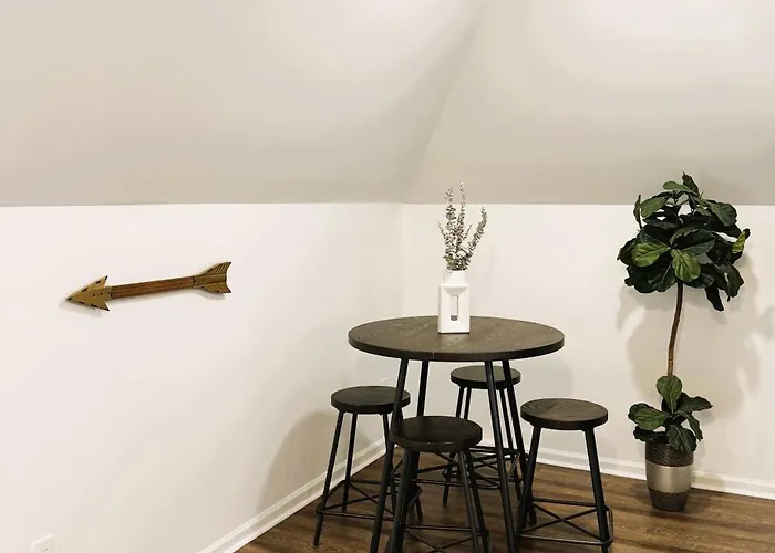 Apartment Cozy 1br Retreat - Private - Near *